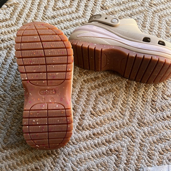 Crocs Unisex-Adult Mega Crush Clog Women Size 6 - Picture 7 of 10